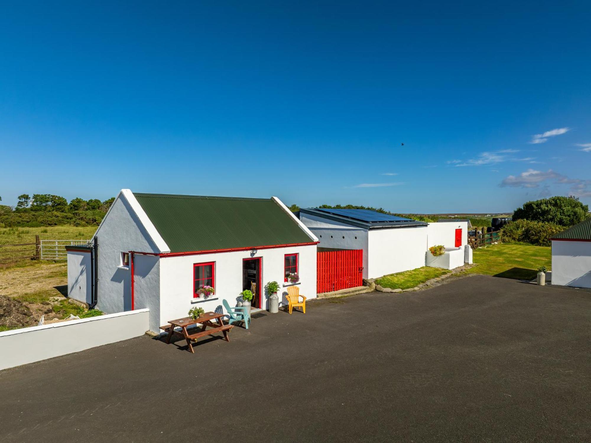 Hotel Geraghtys Farmyard Pods Belmullet Exterior foto