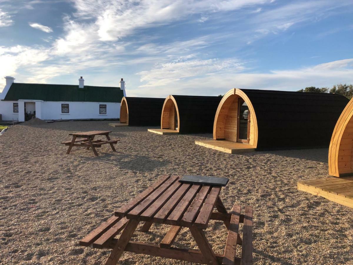 Hotel Geraghtys Farmyard Pods Belmullet Exterior foto