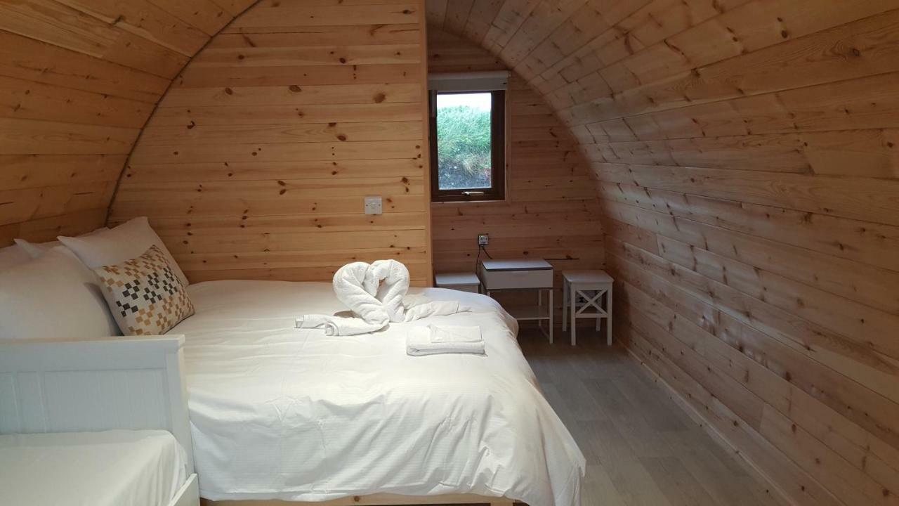 Hotel Geraghtys Farmyard Pods Belmullet Exterior foto
